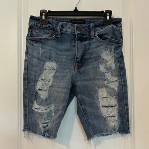 No Boundaries distressed jean shorts